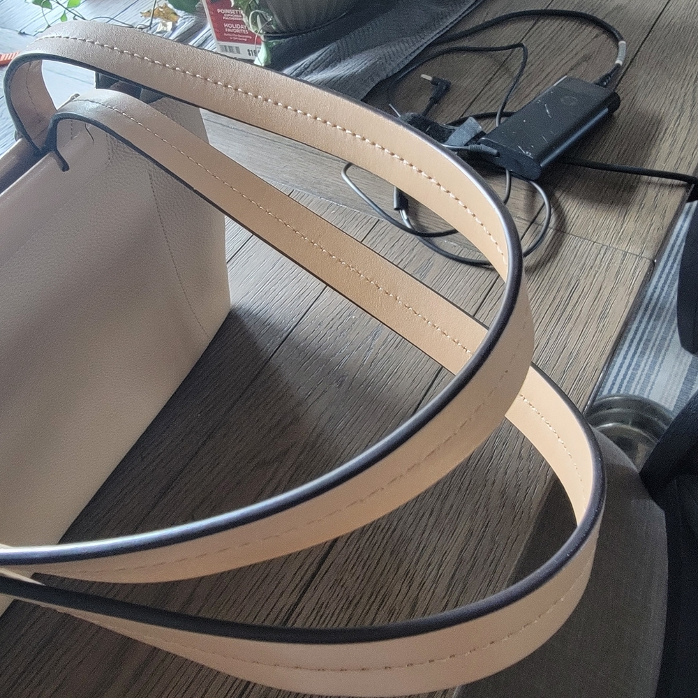 Michael Kors Butternut Tan Leather Tote Bag - Picture 10 of 11